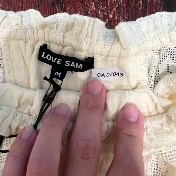 NWT Love Sam Babette Off The Shoulder Yellow Lace Trim Top - Picture 2 of 11